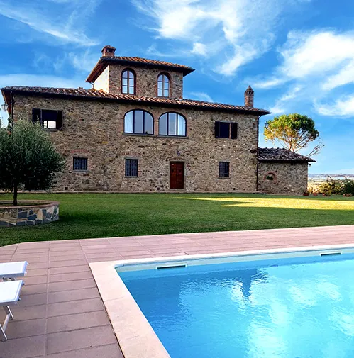 villa con piscina in toscana che affitta appartamento a turisti