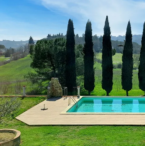 villa con piscina in toscana che affitta appartamento a turisti